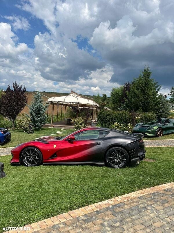 Rosu Utilizat 2023 Ferrari 812 Coupe | 1.939.000 EUR - Imagine 1/4