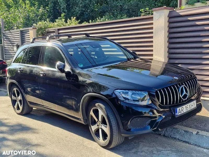 Culoarenegru Utilizat 2017 Mercedes GLC220 SUV | 19.900 EUR (Super Preț) - Imagine 1/4