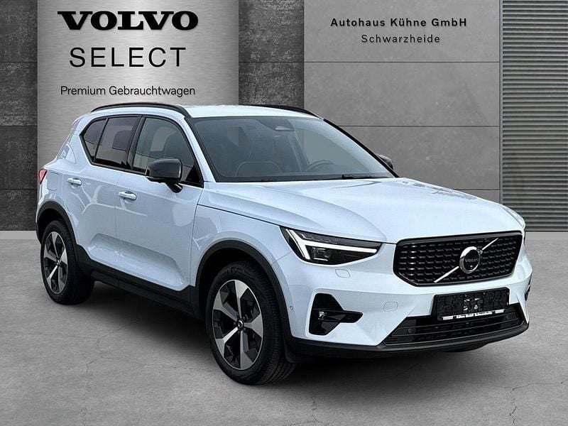 Albastru Utilizat 2024 Volvo XC40 Plus SUV | 39.569 EUR (Preț OK) - Imagine 1/1