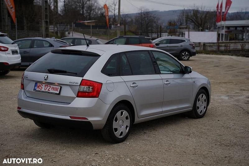 Second-hand Skoda Rapid Active 122 CP (89 kW) 2015 Culoareargint Hatchback