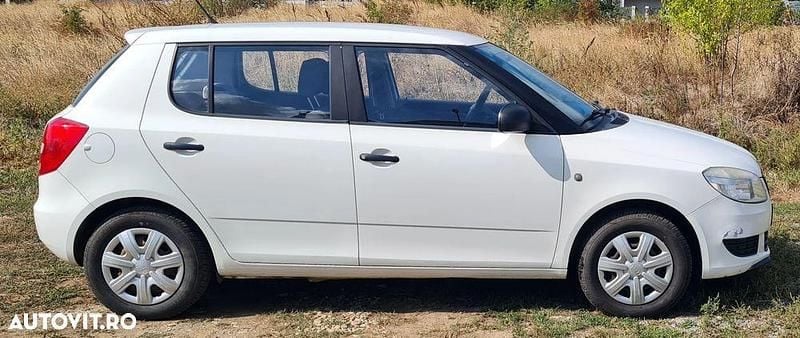 Second-hand Skoda Fabia Classic 60 CP (44 kW) 2011 Culoarealb Hatchback