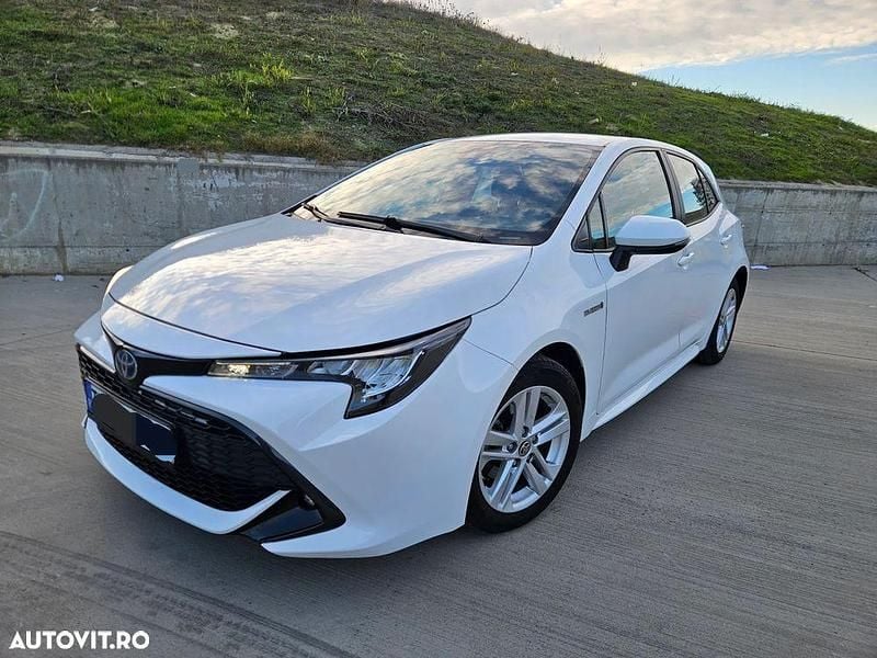Culoarealb Utilizat 2022 Toyota Corolla Business Edition Hatchback | 15.990 EUR - Imagine 1/4