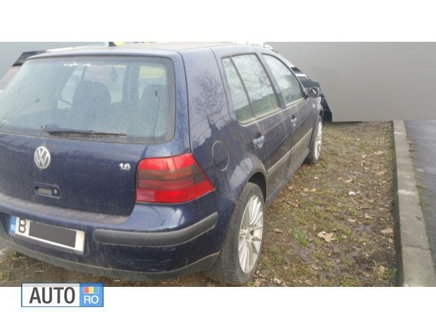 Second-hand VW Golf IV 105 CP (77 kW) 2002 Albastru Hatchback
