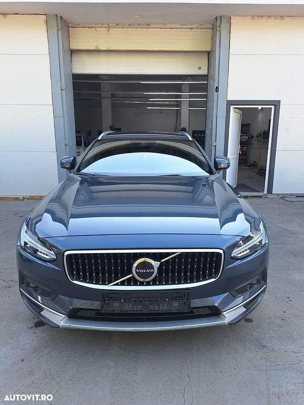 Culoarealbastru Utilizat 2020 Volvo V90 CC Break | 24.990 EUR - Imagine 1/4
