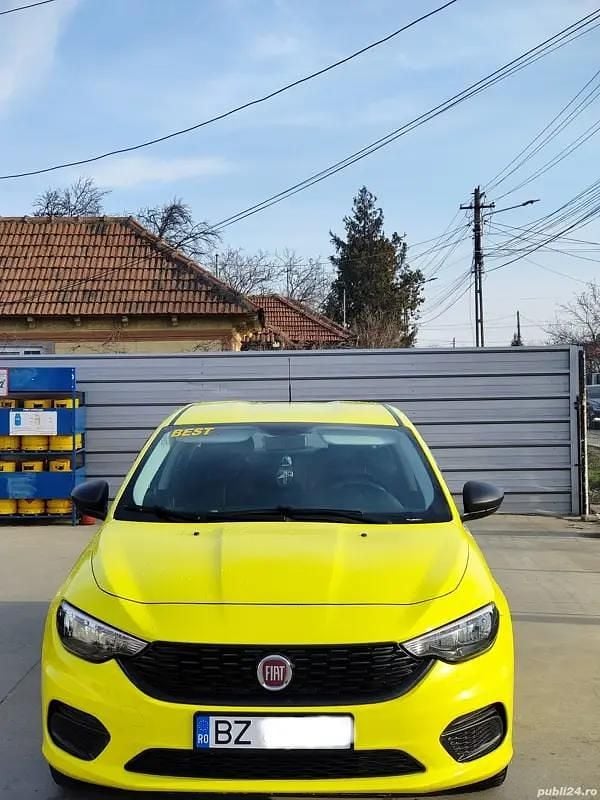 Utilizat 2020 Fiat Tipo Berlinǎ | 7.000 EUR (Preț OK) - Imagine 1/4