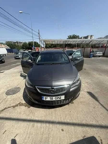 Second-hand Opel Astra 160 CP (117 kW) 2011