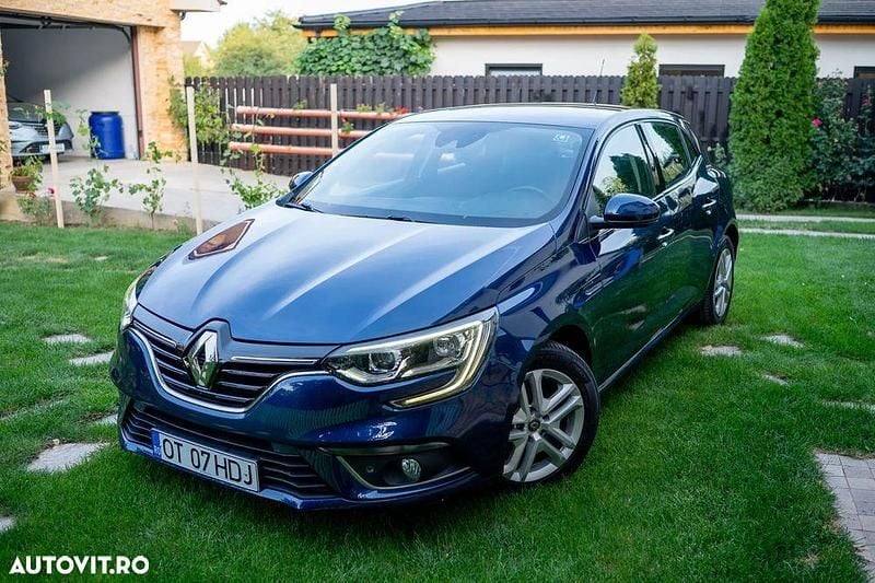 Culoarealbastru Utilizat 2020 Renault Mégane IV Business | 10.400 EUR (Super Preț) - Imagine 1/4