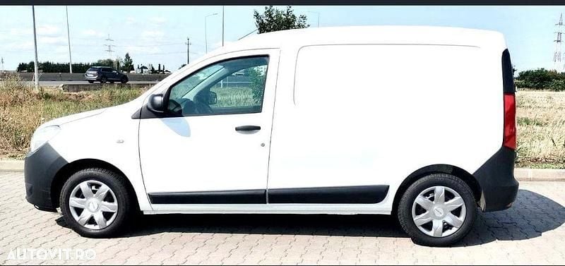 Culoarealb Utilizat 2015 Dacia Dokker Comfort Van | 4.200 EUR (Super Preț) - Imagine 1/4
