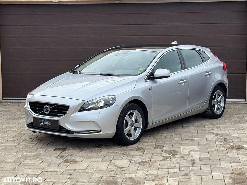 Culoaregri Utilizat 2015 Volvo V40 Ocean Race Hatchback | 8.790 EUR (Preț OK) - Imagine 1/4