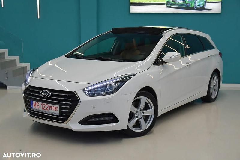 Second-hand Hyundai i40 Premium 141 CP (103 kW) 2016 Culoarealb Break