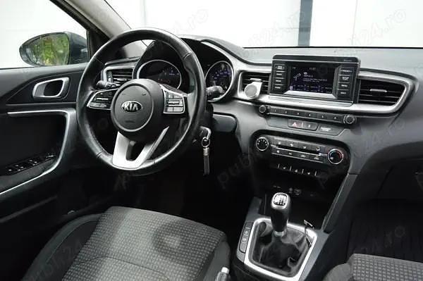 Second-hand Kia Ceed 115 CP (84 kW) 2019 Hatchback