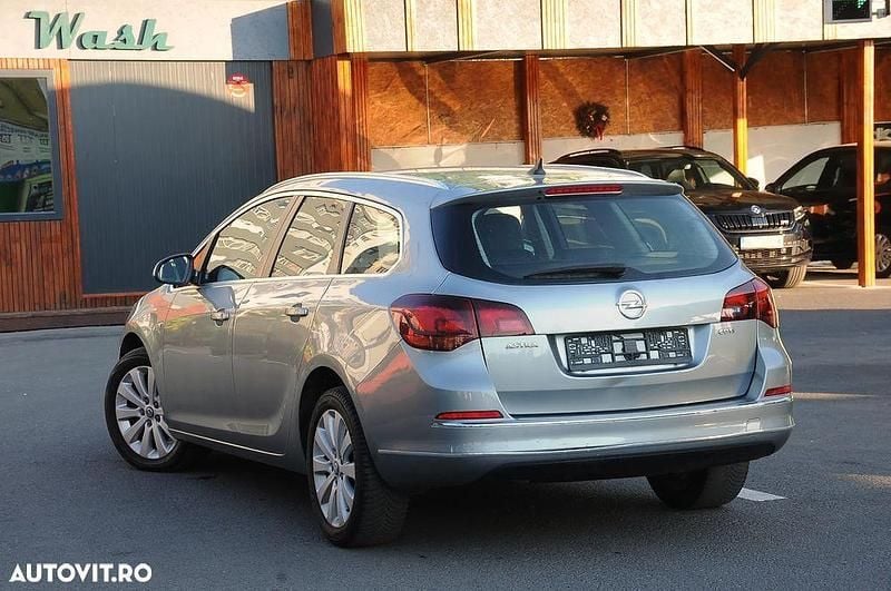 Second-hand Opel Astra Edition 110 CP (80 kW) 2015 Culoaregri Break