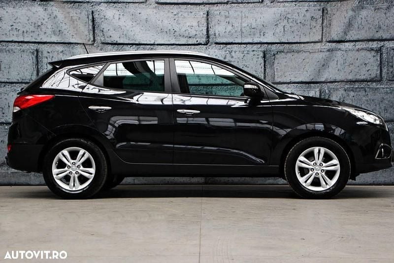 Second-hand Hyundai ix35 Premium 184 CP (135 kW) 2013 Culoarenegru SUV