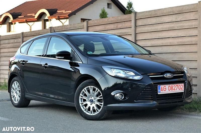 Culoarenegru Utilizat 2011 Ford Focus Titanium Berlinǎ | 4.999 EUR (Preț OK) - Imagine 1/4
