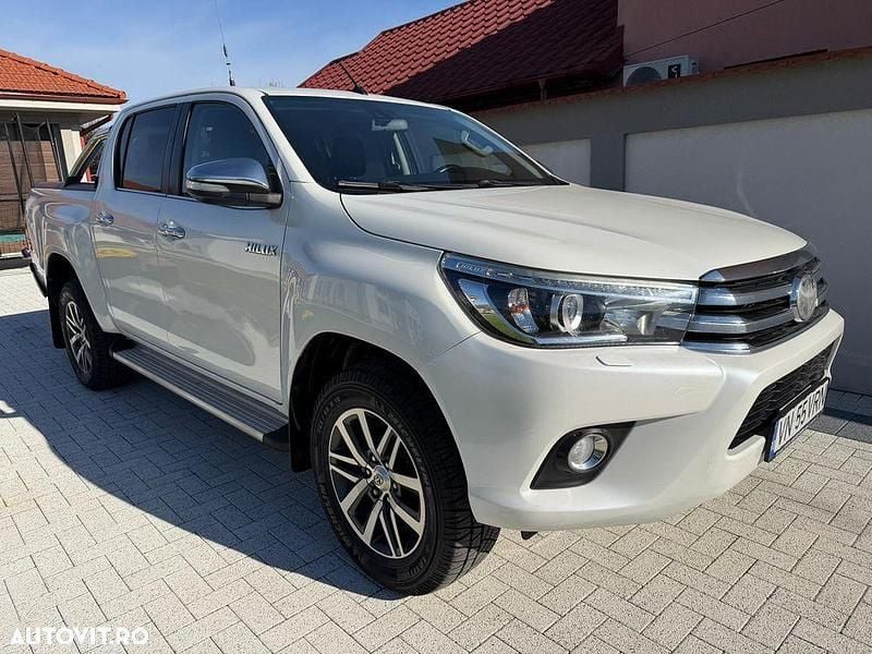 Second-hand Toyota HiLux 150 CP (110 kW) 2017 Culoarealb Pickup