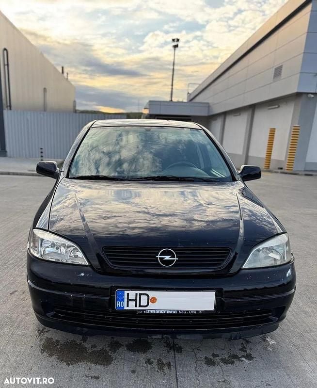 Culoarenegru Utilizat 2002 Opel Astra Break | 1.000 EUR (Preț OK) - Imagine 1/4