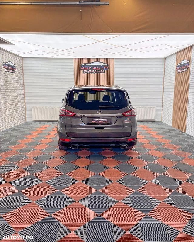 Second-hand Ford S-MAX S 210 CP (154 kW) 2016 Gri Monovolum
