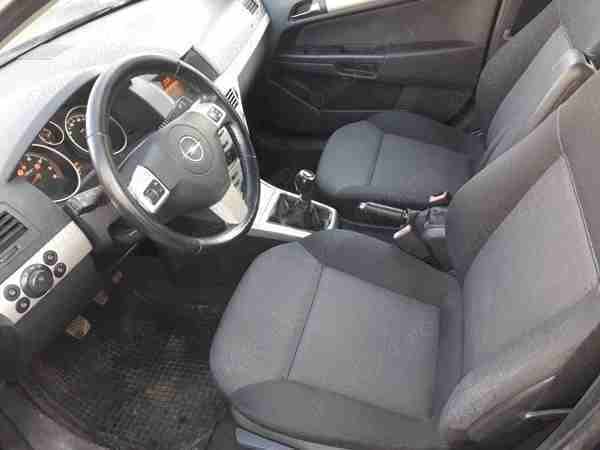 Second-hand Opel Astra 90 CP (66 kW) 2008 Albastru Break