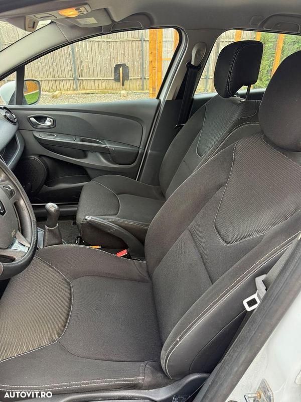Second-hand Renault Clio IV Dynamique 90 CP (66 kW) 2015 Culoarealb Hatchback