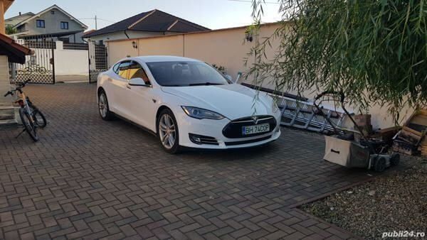 Alb Utilizat 2014 Tesla Model S Berlinǎ | 24.999 EUR - Imagine 1/4