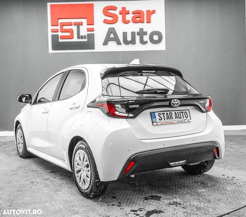 Second-hand Toyota Yaris Hybrid 92 CP (67 kW) 2023 Culoarealb Hatchback