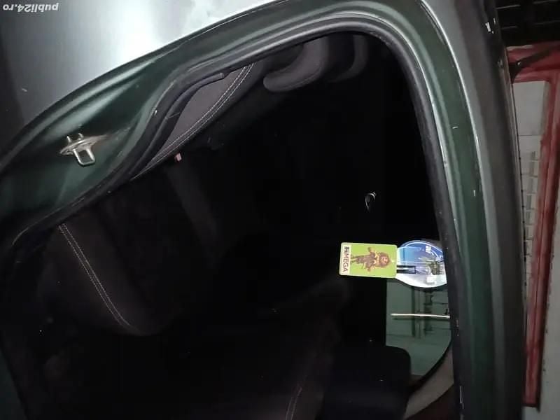 Verde Utilizat 2005 Renault Mégane II Berlinǎ | 1.600 EUR (Preț OK) - Imagine 1/4