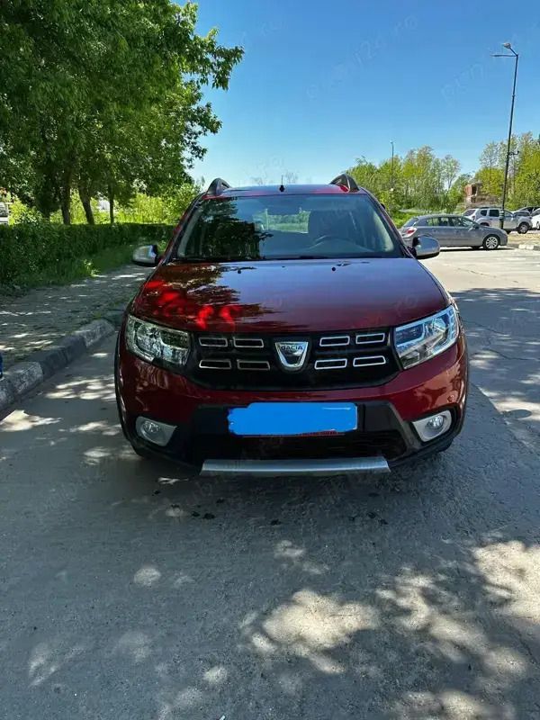 Rosu Utilizat 2020 Dacia Sandero Stepway Hatchback | 8.500 EUR (Super Preț) - Imagine 1/4