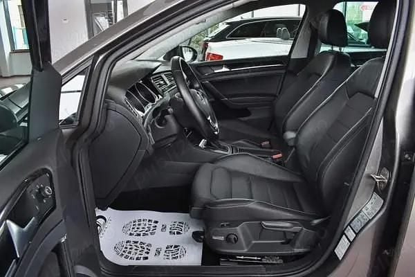 Second-hand VW Golf VII Highline 110 CP (80 kW) 2016 Hatchback