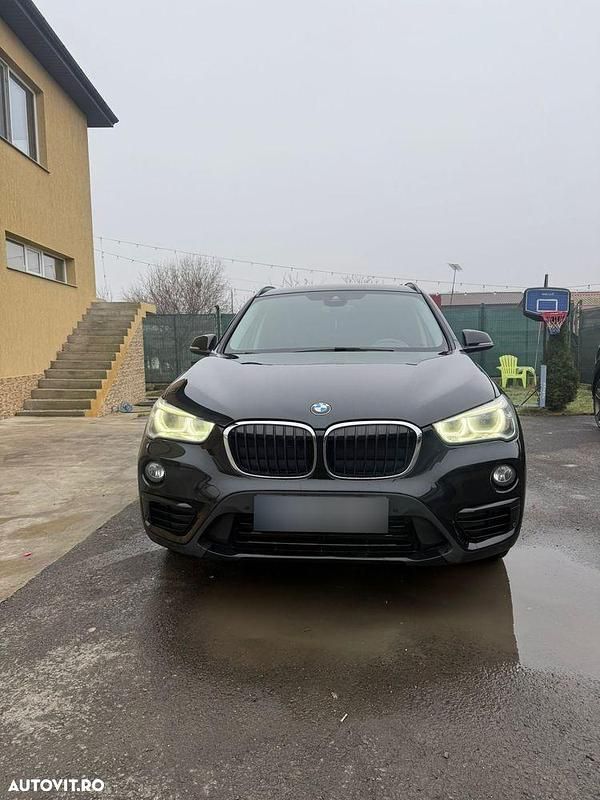 Culoarenegru Utilizat 2017 BMW X1 SUV | 14.500 EUR (Puțin scump) - Imagine 1/4