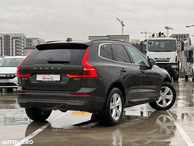 Second-hand Volvo XC60 Momentum 197 CP (144 kW) 2021 Culoaremaro SUV