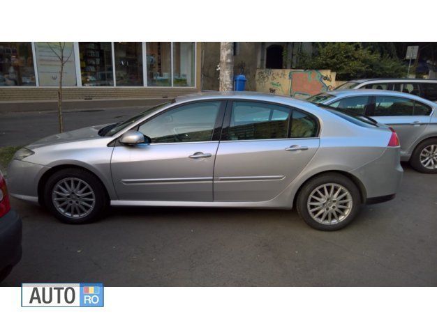 Gri Utilizat 2009 Renault Laguna III Hatchback | 6.799 EUR - Imagine 1/4