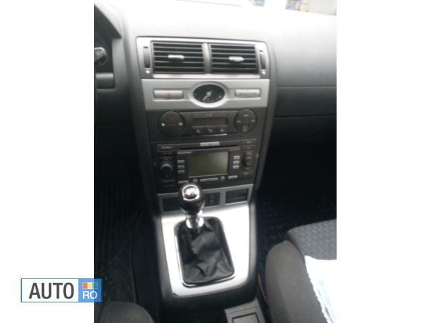 Second-hand Ford Mondeo 130 CP (95 kW) 2006 Negru Hatchback