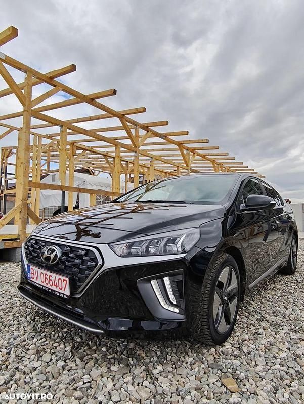 Negru Utilizat 2022 Hyundai Ioniq Style Berlinǎ | 19.990 EUR (Puțin scump) - Imagine 1/4