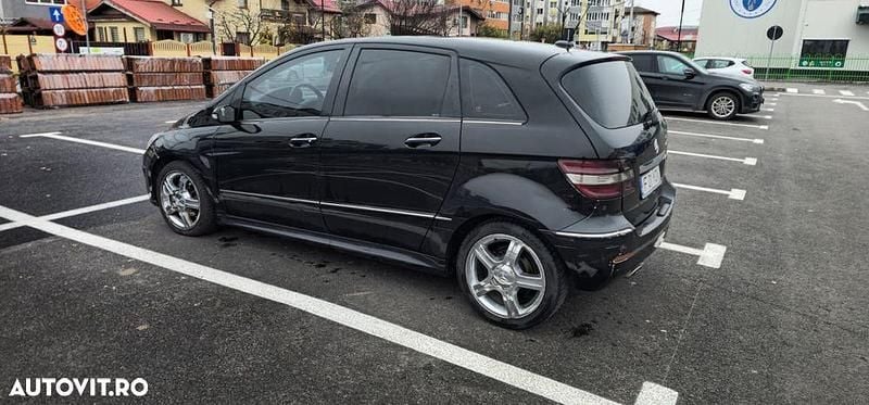 Second-hand Mercedes B200 140 CP (102 kW) 2006 Culoarenegru Monovolum