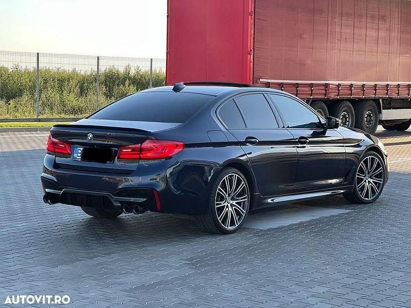 Second-hand BMW 530 Shadowline 265 CP (194 kW) 2017 Culoarealbastru Berlinǎ