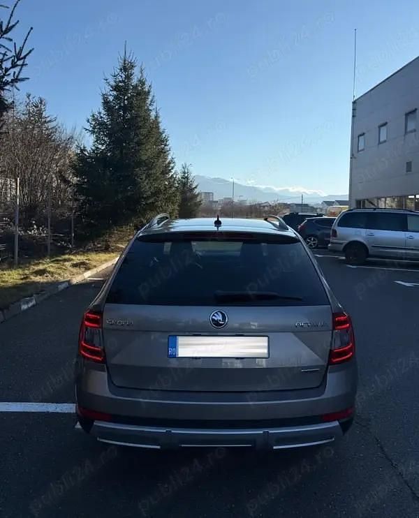 Second-hand Skoda Octavia Scout 180 CP (132 kW) 2015 Galben Break