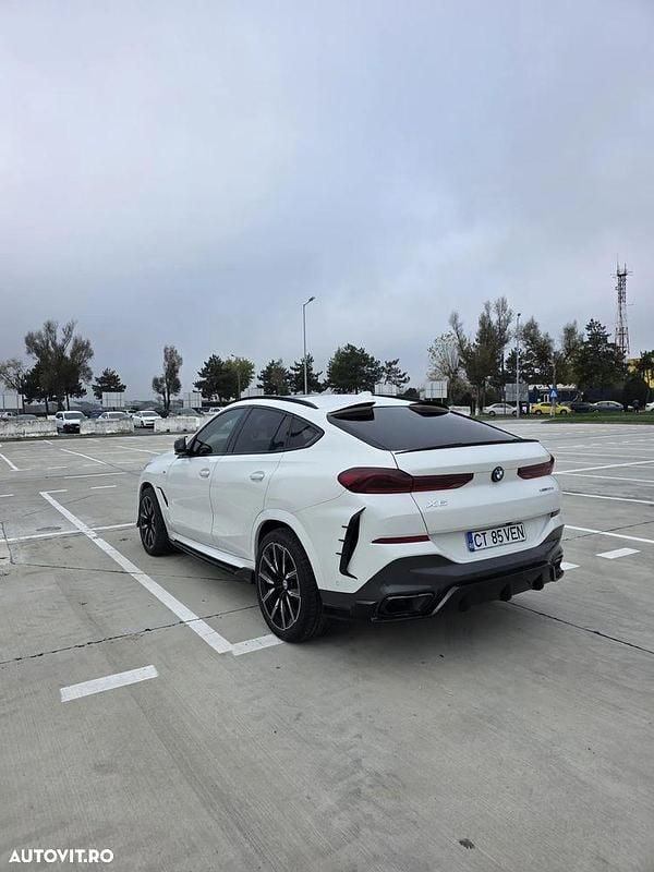 Second-hand BMW X6 286 CP (210 kW) 2021 Culoarealb SUV
