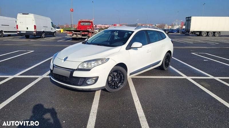 Culoarealb Utilizat 2012 Renault Mégane GrandTour Dynamique Break | 3.490 EUR (Preț bun) - Imagine 1/4