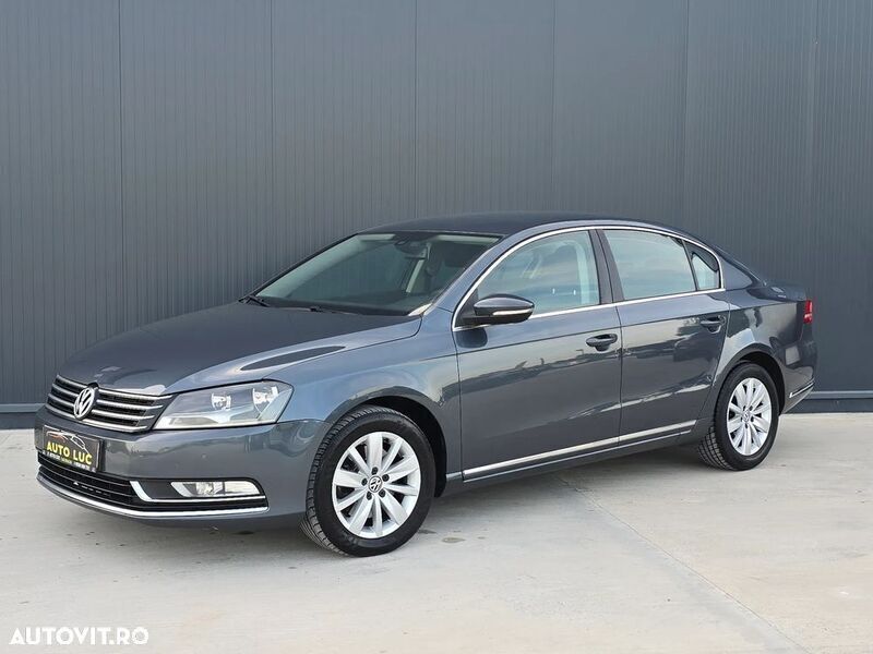 Gri Utilizat 2012 VW Passat Berlinǎ | 6.850 EUR (Preț OK) - Imagine 1/4