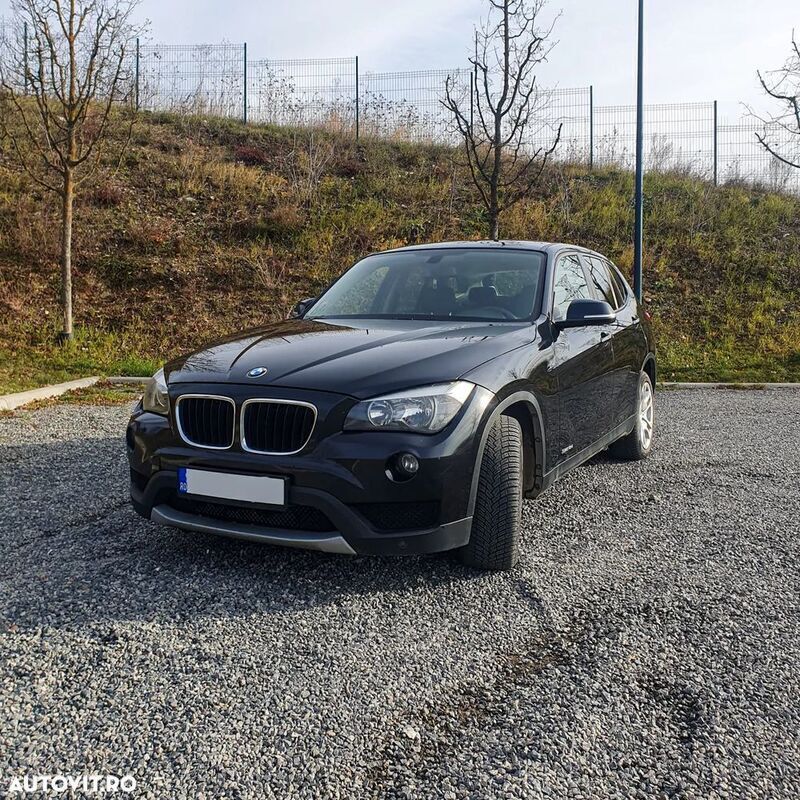 Negru Utilizat 2013 BMW X1 SUV | 7.500 EUR (Super Preț) - Imagine 1/4