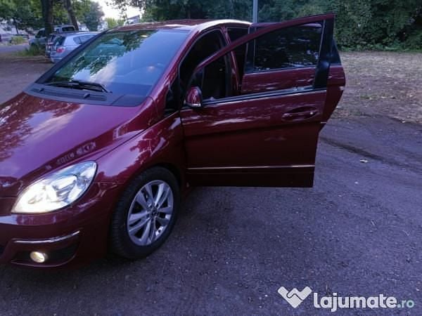 Second-hand Mercedes B200 140 CP (102 kW) 2011 Monovolum