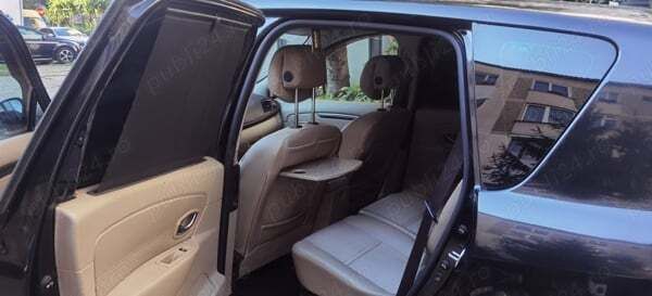 Negru Utilizat 2011 Renault Scénic III Monovolum | 4.900 EUR (Puțin scump) - Imagine 1/4