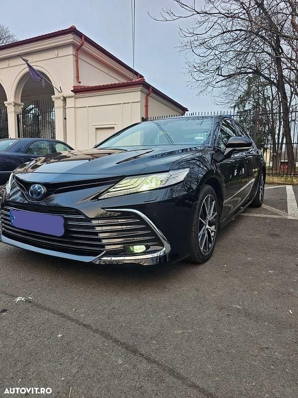 Second-hand Toyota Camry Executive 218 CP (160 kW) 2021 Culoarenegru Berlinǎ