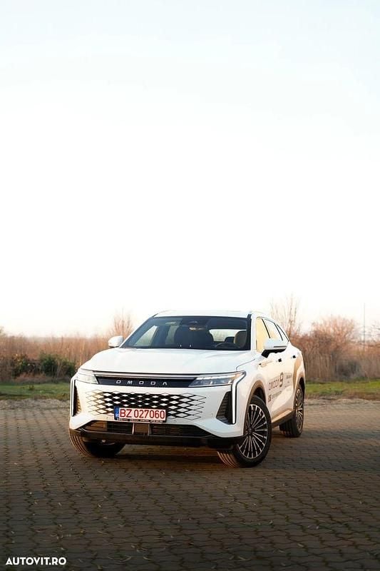 Nouă Omoda 9 455 CP (334 kW) 2025 Culoarealb SUV