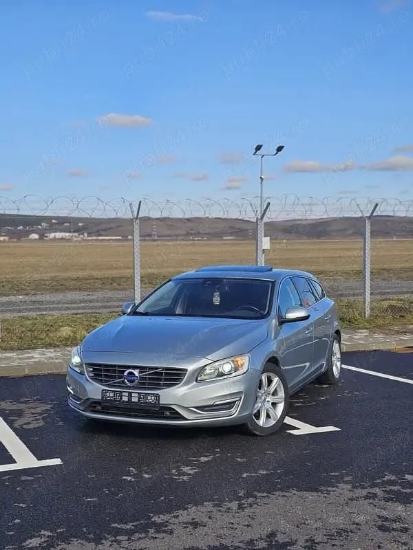 Second-hand 2014 Volvo V60 Break | 8.300 EUR (Preț OK) - Imagine 1/4