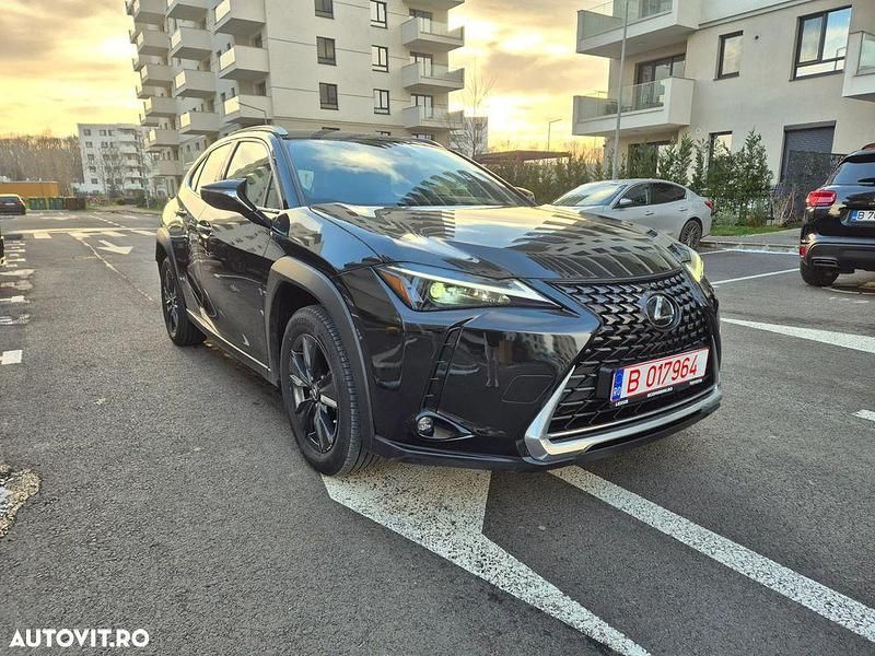 Second-hand Lexus UX 250h Business Edition 184 CP (135 kW) 2022 Culoarenegru SUV