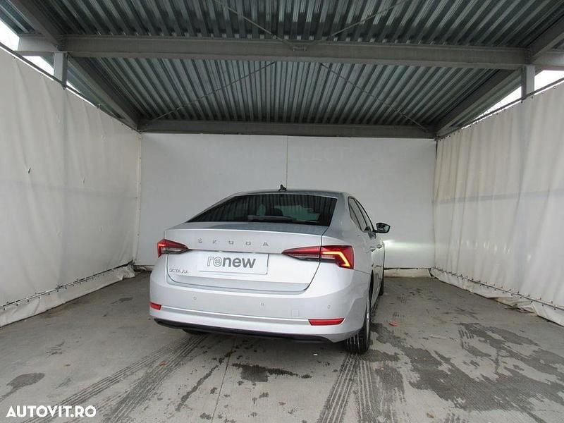 Second-hand Skoda Octavia 149 CP (109 kW) 2021 Culoareargint Hatchback