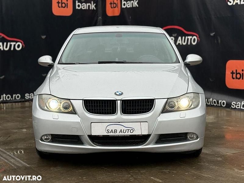 Second-hand BMW 318 Exclusive 143 CP (105 kW) 2008 Culoaregri Berlinǎ