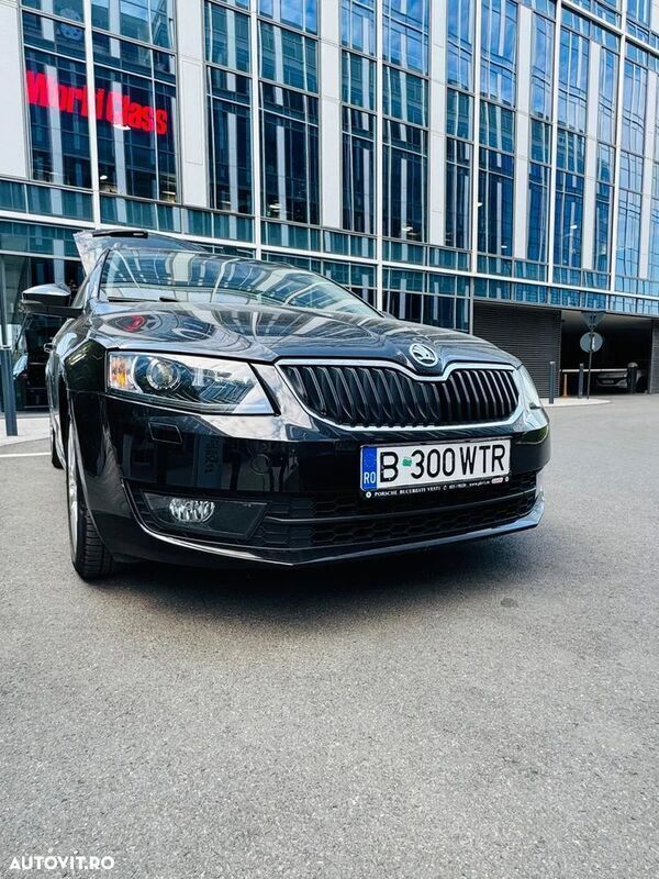 Negru Utilizat 2016 Skoda Octavia Style Break | 8.000 EUR (Super Preț) - Imagine 1/4