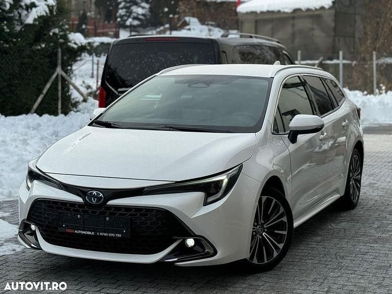 Culoarealb Second-hand 2023 Toyota Corolla Team Break | 24.999 EUR (Preț OK) - Imagine 1/4
